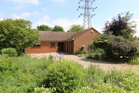 Grange Road, Blunham MK44 5 bed detached bungalow for sale