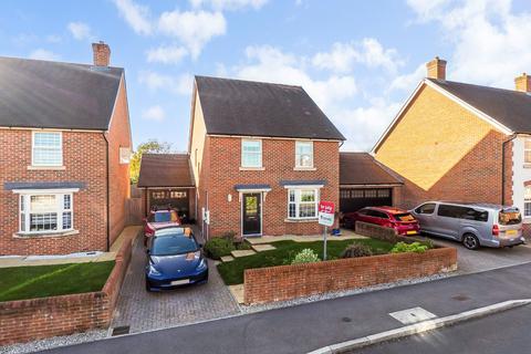 Greensand Way, Petersfield, Hampshire 4 bed detached house for sale