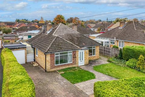 Chaucer Avenue, Andover, SP10 3DS 2 bed detached bungalow for sale