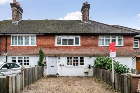 Hindhead Road, Hindhead, Surrey, GU26 2 bed terraced house for sale