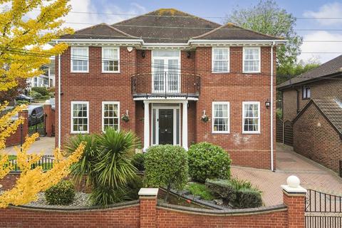 Alexandra Road, Benfleet 5 bed detached house for sale