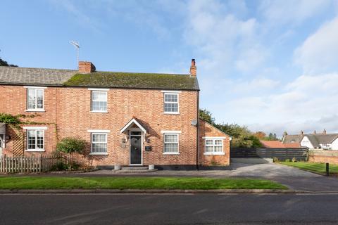 The Causeway, Carlton, Bedfordshire... 3 bed semi