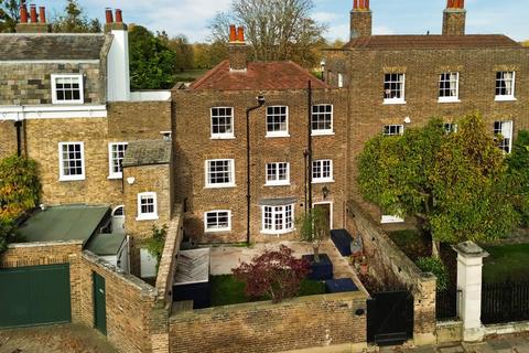 Hampton Court Road, East Molesey... 3 bed terraced house for sale