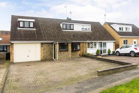 Northleigh Grove, Market Harborough 4 bed semi