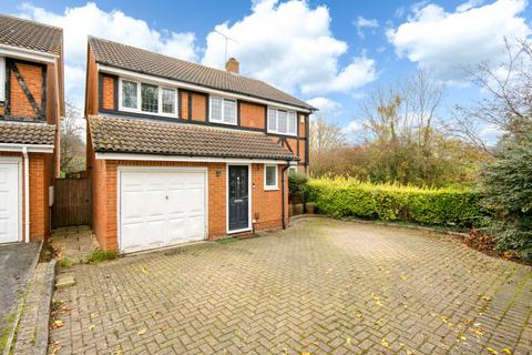 Blomfield Dale, Bracknell RG42 5 bed detached house for sale
