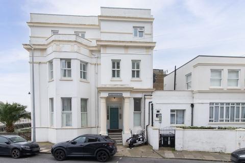 Richmond Street, Richmond House, CT6 2 bed flat for sale