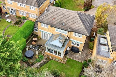 Blades Close, Leatherhead KT22 4 bed detached house for sale