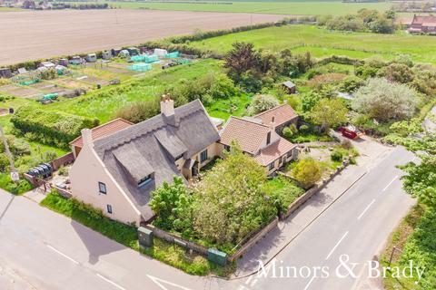 Coast Road, Walcott 3 bed cottage for sale