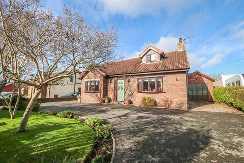 Moss Lane, Preston PR4 3 bed detached bungalow for sale