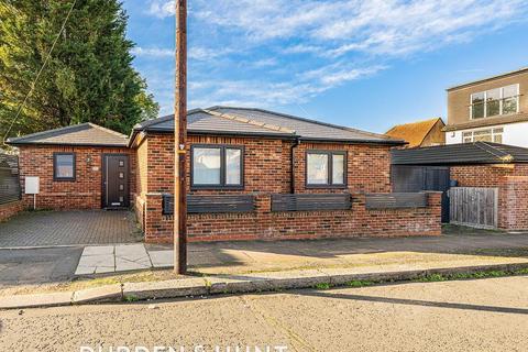 Brinkworth Road, Clayhall, IG5 2 bed semi