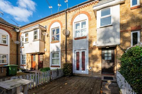 Longfellow Way, Bermondsey, London, SE1 1 bed flat for sale