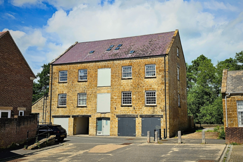 Thread Mill Lane, Bridport DT6 2 bed maisonette for sale