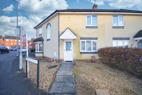 Osbourne Close, Corby, NN18 3 bed semi