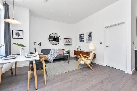 Eardley Road, SW16 2 bed flat for sale