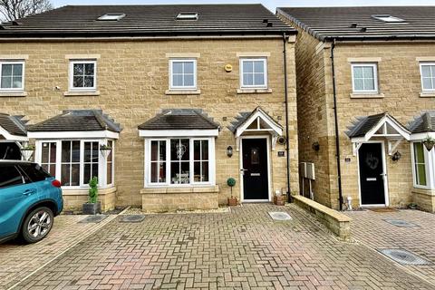 Harrowins Farm Drive, Bradford BD13 4 bed semi