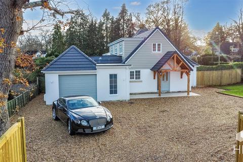 Chine Walk, Ferndown BH22 4 bed detached house for sale