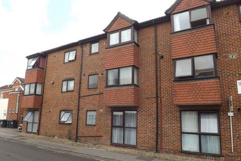 Waterloo Road, Havant PO9 2 bed flat for sale