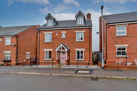 Whinchat Drive, Cannock WS11 4 bed house for sale