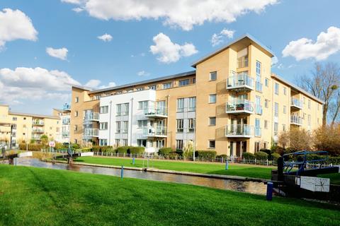 Lockside Marina, Chelmsford CM2 2 bed apartment for sale