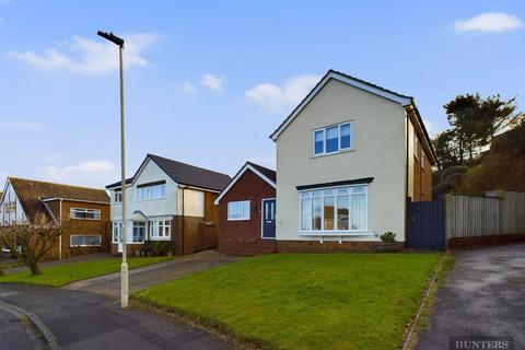 Sea View Drive, Scarborough 4 bed detached house for sale