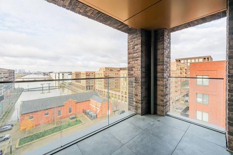 Hamme Building, Gallions Reach... 2 bed flat for sale