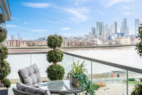 Harrison Walk, London SE10 2 bed flat for sale