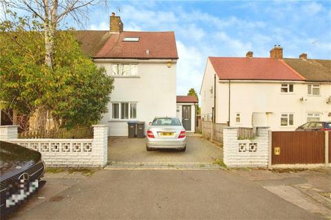 Linden Gardens, Enfield, EN1 4 bed end of terrace house for sale