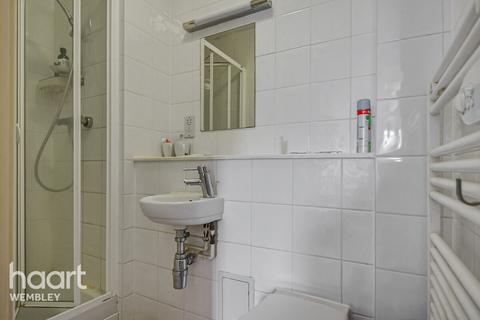 Kensal Green 2 bed flat for sale
