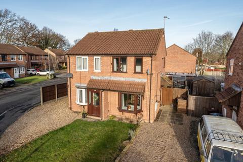 Stenigot Close, Lincoln... 2 bed semi