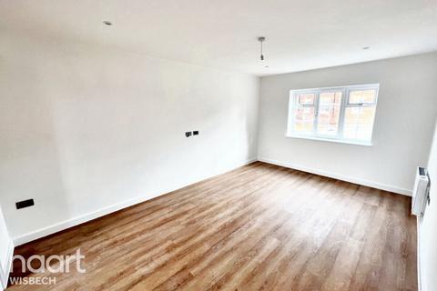 Orchard Way, Wisbech St Mary 3 bed semi