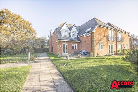 Junction Road, Romford, RM1 1 bed apartment for sale