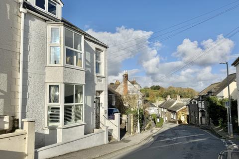 New Street, Padstow, PL28 4 bed end of terrace house for sale