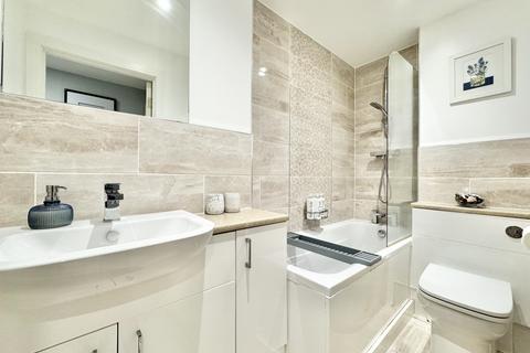 Brookside Court, Brook Street, Tring... 2 bed flat for sale