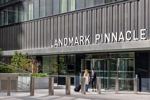 Marsh Wall, London E14 3 bed flat for sale