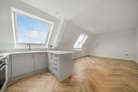 Craigmore Hall, Crowborough Hill 2 bed flat for sale