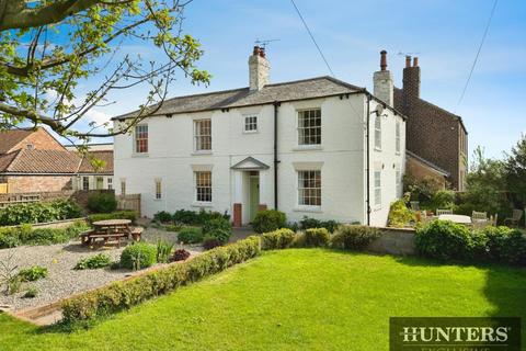 Bempton, Bridlington 4 bed link detached house for sale