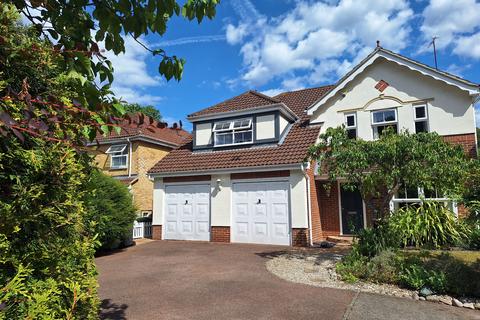 LANGDALE DRIVE, ASCOT, BERKSHIRE, SL5... 5 bed detached house for sale