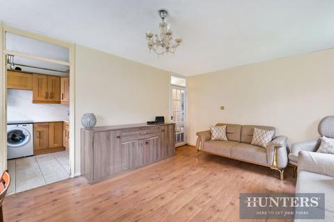 Oakley Close, Isleworth 2 bed flat for sale
