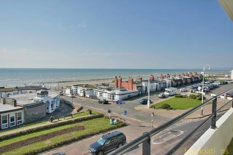 Marina, East Sussex, Bexhill on Sea... 3 bed flat for sale