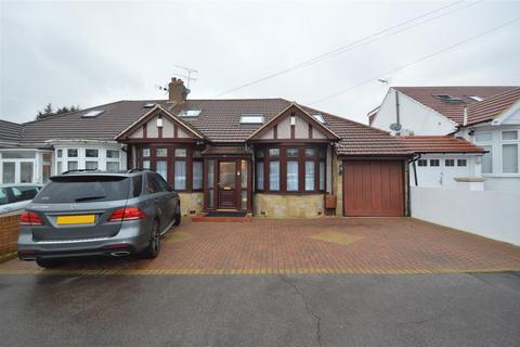 Leigh Avenue, Redbridge 6 bed bungalow for sale