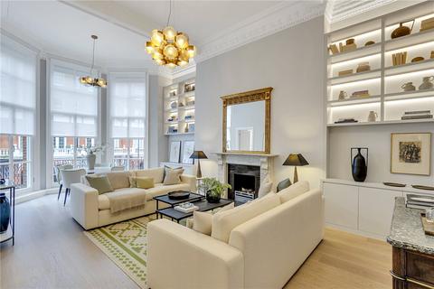 Pont Street, London, SW1X 2 bed apartment for sale