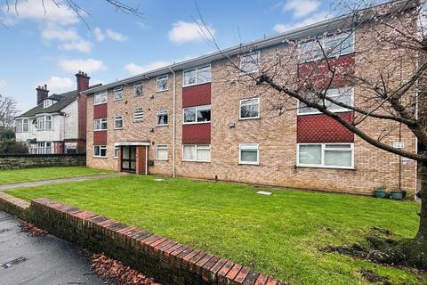 Harewood Road, South Croydon, Surrey... 2 bed flat for sale