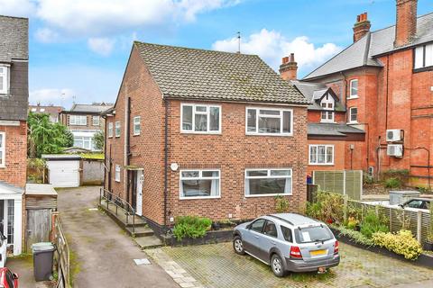 Palmerston Road, Buckhurst Hill, Essex 2 bed ground floor maisonette for sale