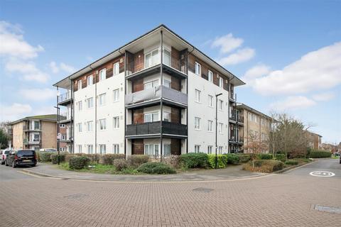 Bennett Close, Hounslow 2 bed flat for sale