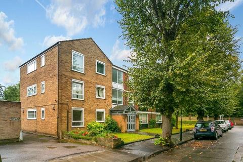 Branstone Court, Branstone Road, Kew... 2 bed flat for sale