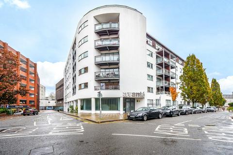 The Bittoms, Kingston Upon Thames, KT1 1 bed flat for sale