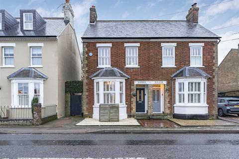 Dunstable Road, Toddington 3 bed semi