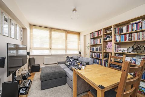 Bryant Court, Whiston Road... 2 bed flat for sale