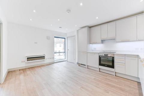 Norbury Crescent, Norbury, London, SW16 1 bed flat for sale