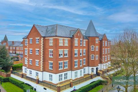 The Boulevard, Woodford Green IG8 2 bed apartment for sale